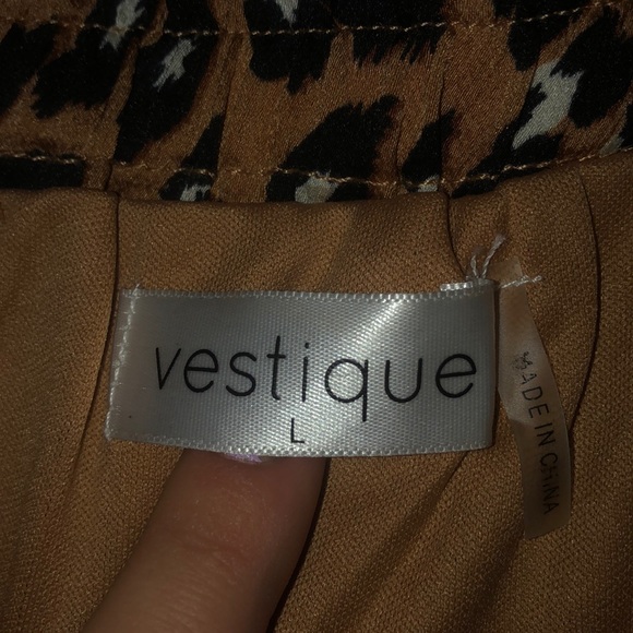 skirt - Picture 3 of 3